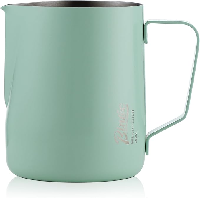 Milk Frothing Pitcher - 600ml/20oz Milk Frother Cup Espresso Steaming Pitcher for Barista, Bincoo SUS304 Stainless Steel Espresso Steaming Pitchers for Latte Art/Cappuccino/Coffee/Milk (Green-600ml)