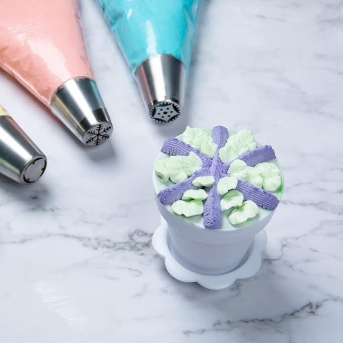 Restaurantware-Russian Piping Tip, 1 Petal Cake Decor Piping Tip - #38, Corrosion-Resistant, Stainless Steel Decorating Tip For Frosting, Dishwashable, Decorate Cupcakes, Cakes, or Cookies