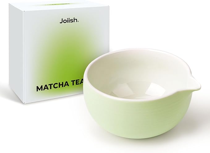 Traditional Matcha Bowl with Spout, Ceramic Matcha Tea Bowl (Chawan), Matcha Mixing Bowl for Whisking Matcha, Light Green (18 Ounce)