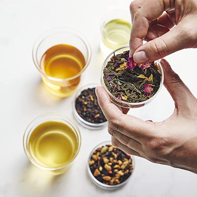 Palais des Thés - N°25 Green Tea - Holiday Blend with Citrus, Rose, Almond, and Spices - 3.5oz Loose Leaf Metal Gift Tin, Serves 20-25 Cups