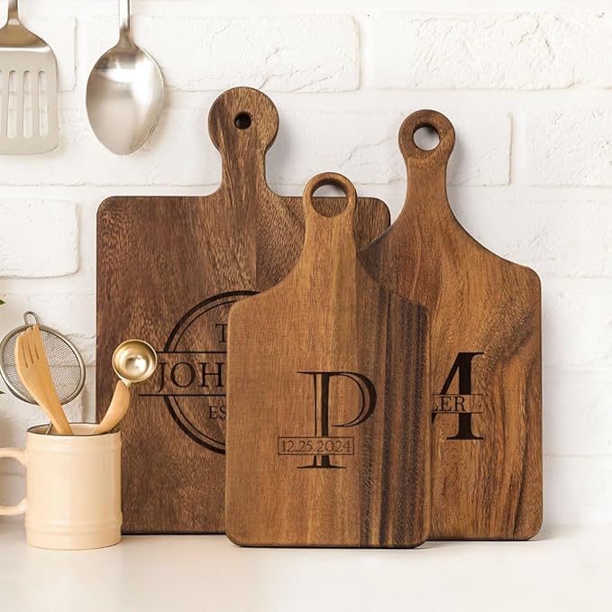 callie Personalized Cutting Board with Monogrammed Name, Wooden Kitchen Chopping Boards with Handle, Reversible Engraved Serving Tray, Housewarming Gifts for Family
