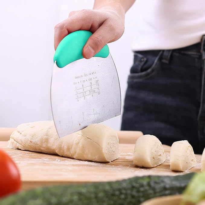 1 pcs Dough Pastry Scraper Chopper/Stainless Steel Dough Scraper Cutter with Ergonomic Rubber Non-Slip Grip/Dough Scraper Cutter/Pro Pastry Pizza Cutter Chopper (Blue-green)