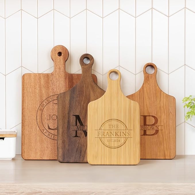 callie Personalized Cutting Board with Monogrammed Name, Wooden Kitchen Chopping Boards with Handle, Reversible Engraved Serving Tray, Housewarming Gifts for Family