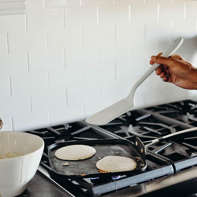 GIR Get It Right Silicone Spatula Turner - Heat-Resistant up to 425°F - Nonstick Pancake Flipper, Egg & Kitchen Tool - Mini 11 Inch - Black Silicone Spatula for Cooking