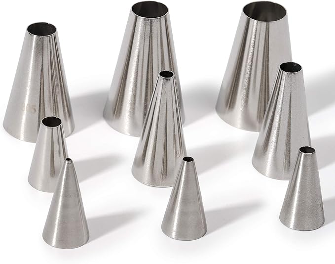 Round Piping Tip Set – 9 Stainless Steel Pastry Tips in Graduated Sizes with 20 Disposable Decorating Bags for Cupcakes, Cakes, Cookies, and Frosting Design