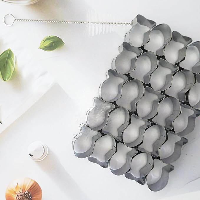 Goldfish Cracker Cutter, Stainless Steel Fish Cookie Cutters Shapes, DIY Mini Snack Crackers Mold 1 Inch, Fish-shaped Treats, 25 Cavity Cookie Stamp with Cleaning Brush