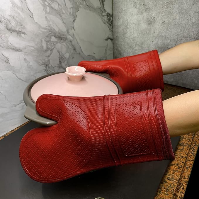 Yutat Silicone Oven Mitts, Oven Gloves with Non-Slip Silicone, 600 Degree Heat Resistant, Soft Cotton Lining, Waterproof and BAP-Free, Oven Mitts for Cooking and Baking - 1 Pair 12 Inch Red