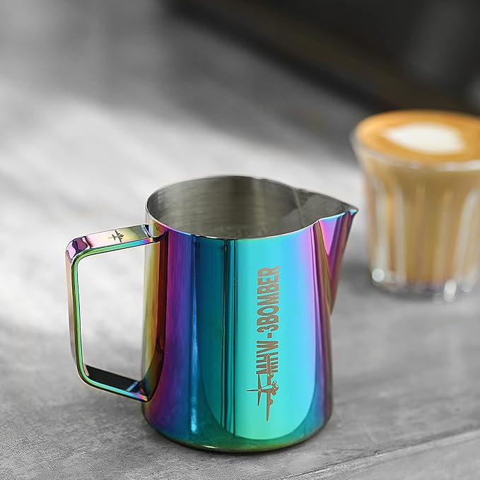 MHW-3BOMBER Milk Frothing Pitcher 20oz/600ml Latte Art Pitcher Stainless Steel Espresso Steaming Pitcher Colorful Barista Milk Jug P5912C-OS