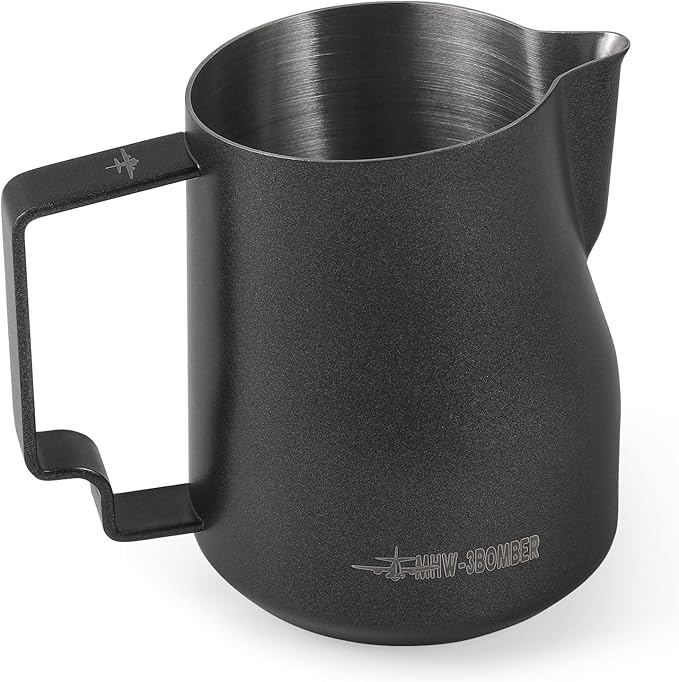 MHW-3BOMBER Milk Frothing Pitcher 450ml/15.2oz Milk Frother Cup Espresso Steaming Pitcher Stainless Steel Milk Frother Cup Barista Latte Art Round Spout Milk Jug P6005MB-OS