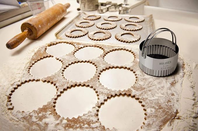 HULISEN Biscuit Cutter Set (3 Pieces/Set), Round Cookies Cutter with Handle, Professional Baking Dough Tools (Wave)