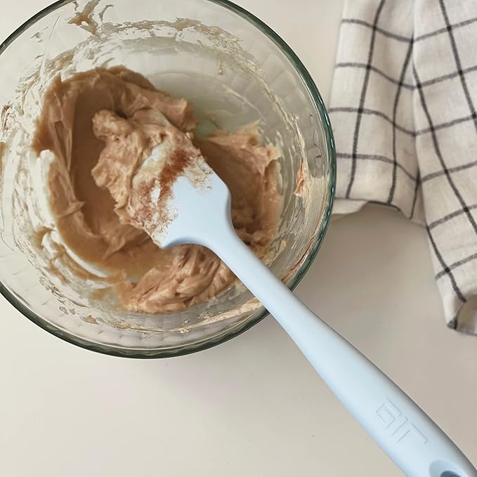 GIR: Get It Right Silicone Spatula for Cooking, Baking & Mixing - Heat-Resistant up to 425°F - Nonstick & Dishwasher Safe Cookware - BPA Free - Navy Silicone Kitchen Spatula
