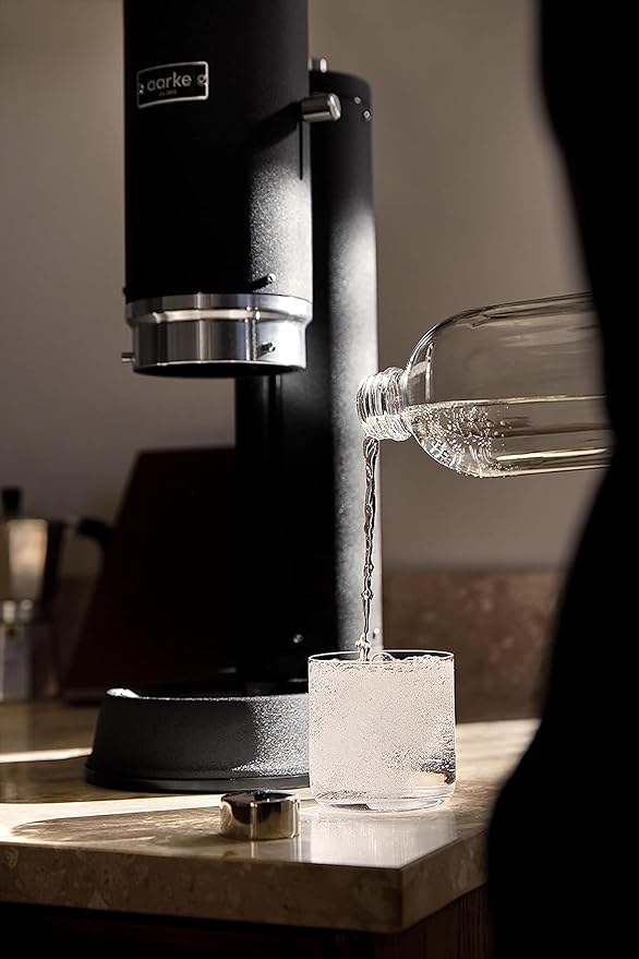 Aarke Carbonator Pro, Sparkling & Carbonation Water Machine, Stainless Steel with Glass Reusable Bottle Volume 800 mL/27 fl oz and CO2 Cylinder (Matte Black)