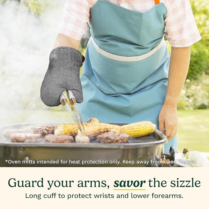 Cuisinart Heritage Kitchen Oven Mitts – Heat-Resistant Kitchen Mitts for Oven with Non-Slip Neoprene Palm, Long Cuff, and Cotton Filling – Durable Oven Gloves for Cooking, Baking, & Grilling