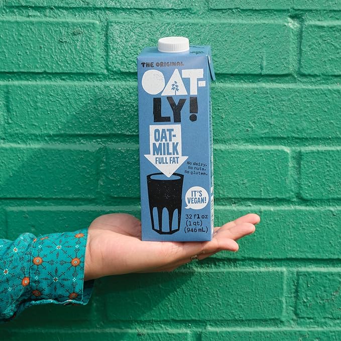 Oatly Full Fat Oatmilk – Creamy, Plant-Based Whole Milk Alternative | Dairy-Free, Vegan, Shelf-Stable, Non-GMO & Glyphosate Residue-Free | Only 1g Saturated Fat (32 oz, 6-Pack)