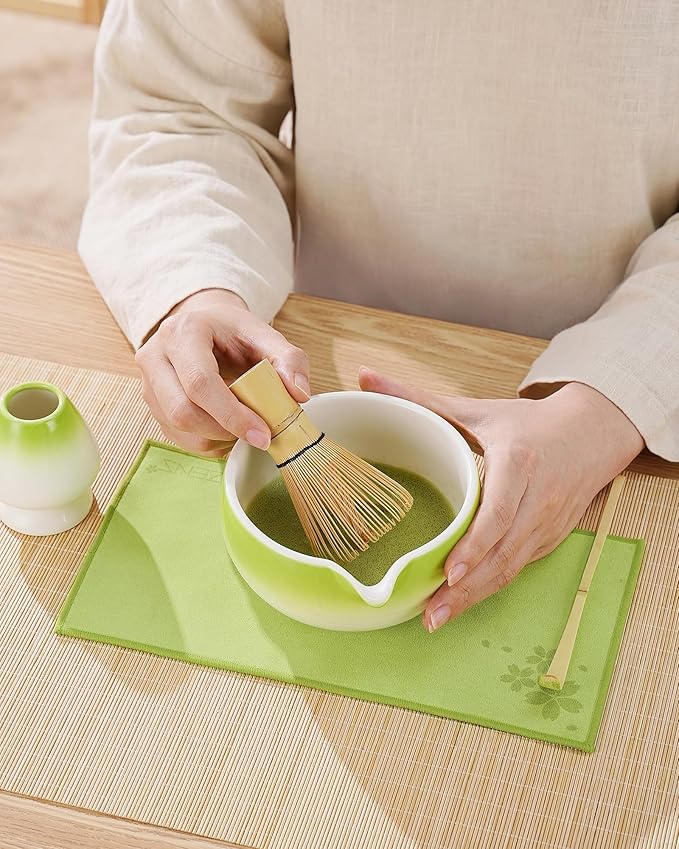ZENS Matcha Whisk Set, 15oz Matcha Bowl with Spout, 6pcs Matcha Tea Set with Bamboo Whisk & Scoop, Holder (Chasen), Matcha Sifter, Tea Towel for Matcha Ceremony, Green